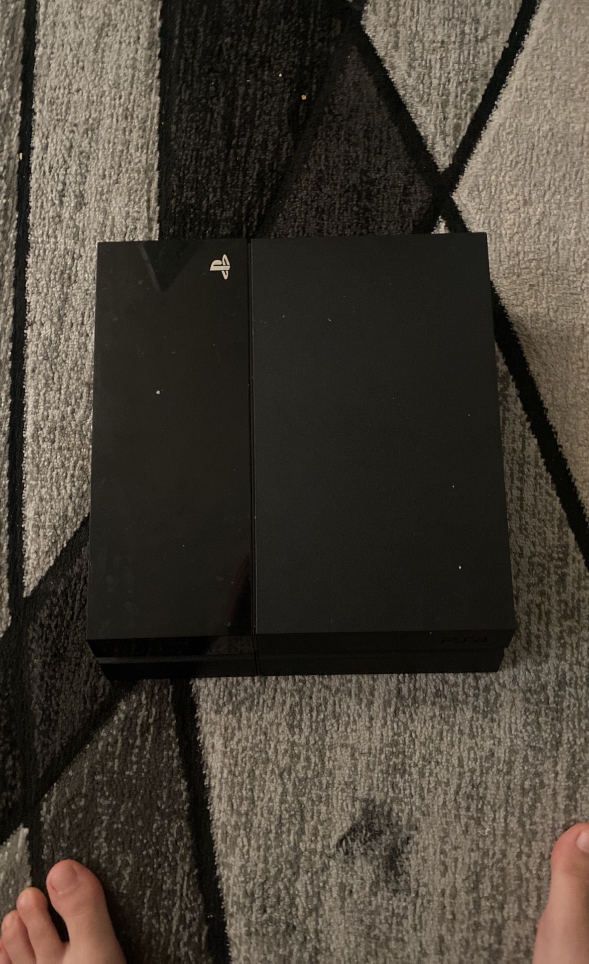PS4 Pro With A Controller And All It’s Cables Will Come With It As Well