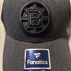 Boston Bruins Hat M/L $20 New With Tag 