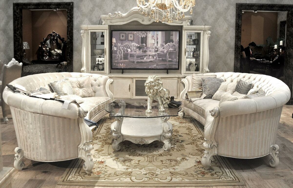 Set of 2 beautiful sofas