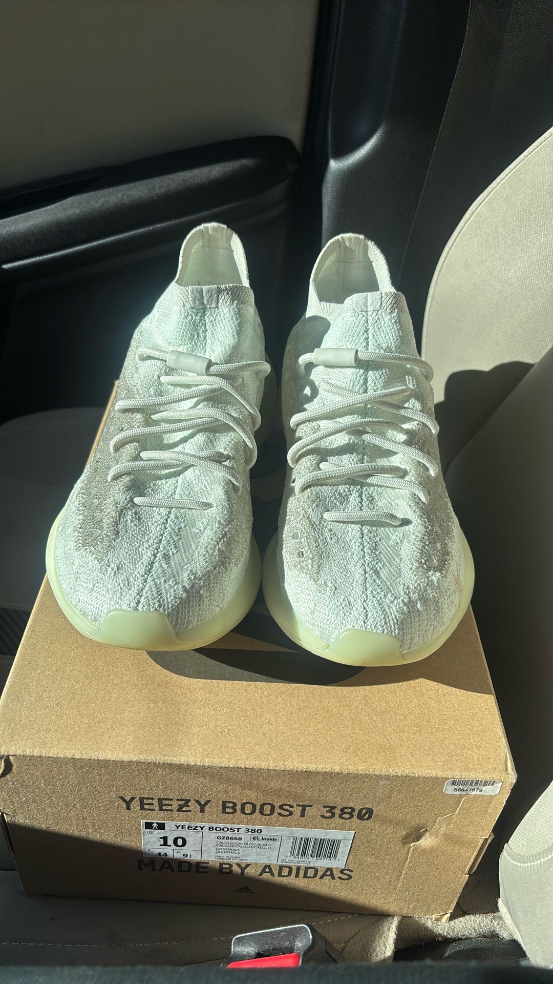 yeezy boost 380 box adidas Onix FZ1270 US Size 4 The translucent monofilament window is woven into the upper Yeezy 700 V2 Yeezy 380