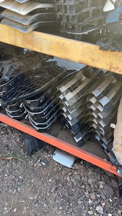 2017 Highlander Grilles Grille OEM 2026