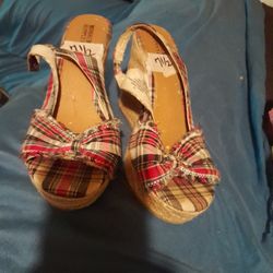 Size 7 .5 Dress Shoes With Wedge Hill 