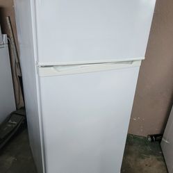 GE Refrigerator Good Working Deliver Free Vallejo Fairfield Vacaville Napa Dixon SOBRANTE RODEO Concord Antioch Novato 