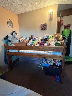 Wood Bed Frame great deal!🔥🔥
