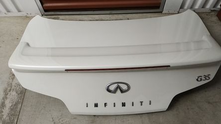 03-07 Infinity G35 trunk. No dents.
