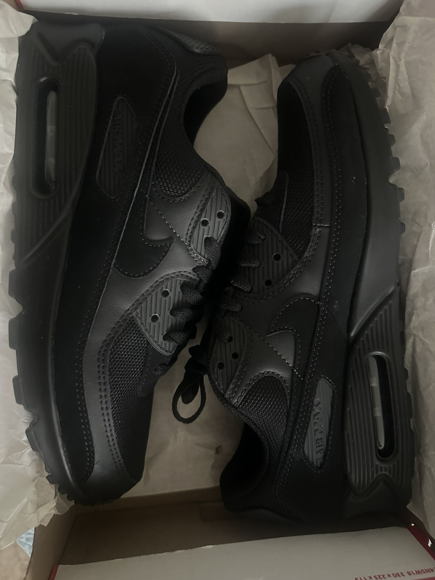 Nike 90 Air Max, Air Jordan 1 Mid, Men’s Vans