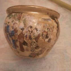 Vintage Hand Crafted Chinese Porcelain Tea Jar. Exquisite Detail!