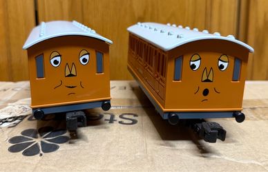 Lionel O-Gauge Thomas & Friends Anna And Clarabel Passenger Cars