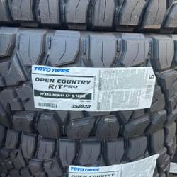37x12.50R17 Toyo Tires Open Country R/T Trail