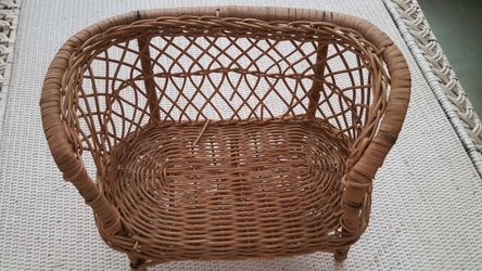 ANTIQUE DOLL COUCH