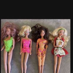 CA. 4 VINTAGE BARBIE DOLLS. ALL FOR $22.00