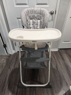 Graco Snacker Slim High Chair