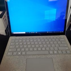 Microsoft Surface Laptop 1769