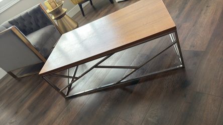 Modern Wood & Chrome Coffee Table – Excellent Condition