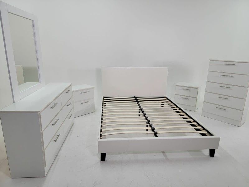 Bedroom Set//Juego De Dormitorio