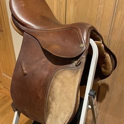 Collegiate Close Contact English Saddle