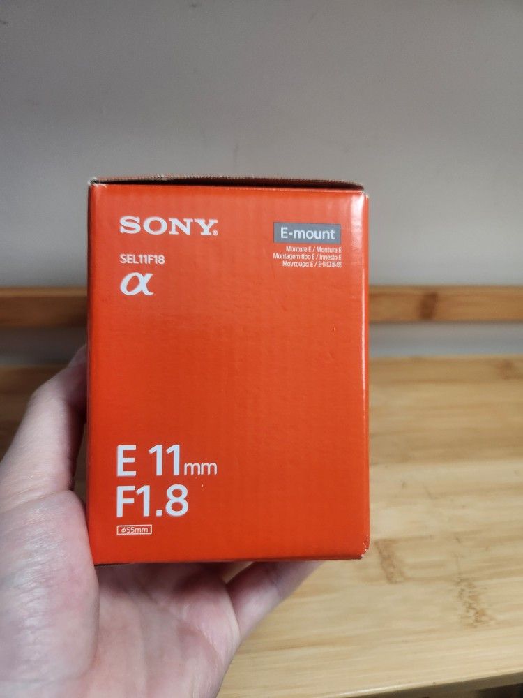 Brand new Sony E 11mm f1.8 lens