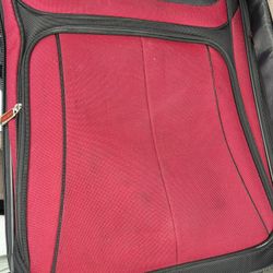 Samsonite Medium luggage (30”)