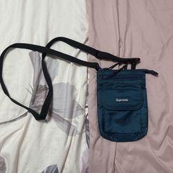Supreme Shoulder Bag 
