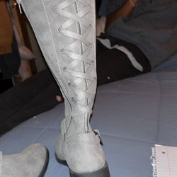 Size 3 In Girls Boots/Snow Boots 