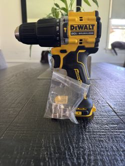 DEWALT CORDLESS 1/2 in. HAMMER DRILL (TOOL ONLY)