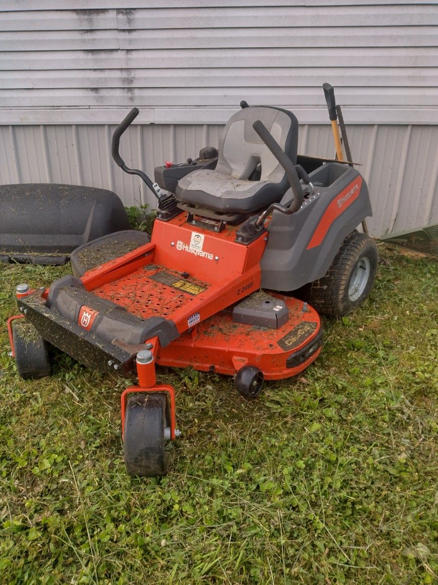 Husqvarna Z248F Zero Turn Mower