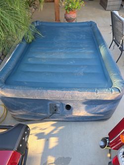 Queen intex air mattress