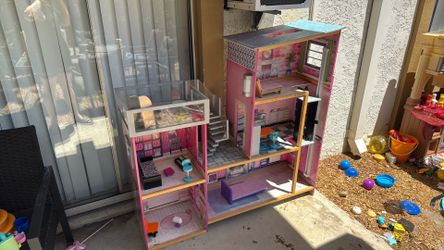 Barbie Dream House