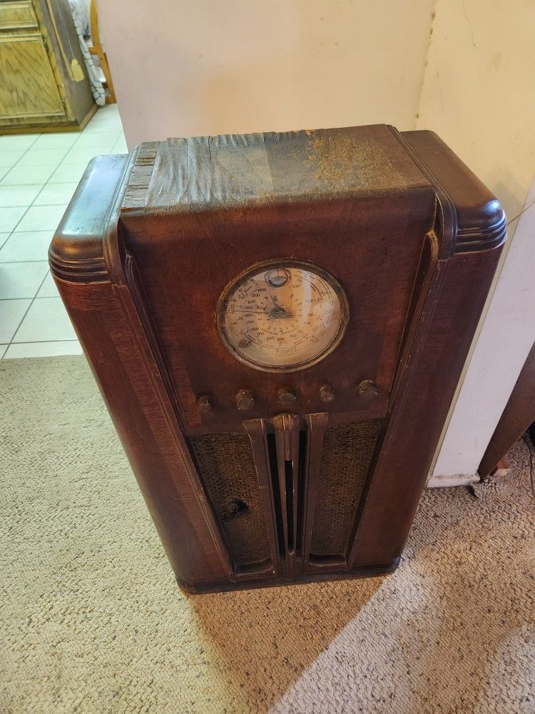 Vintage Silvertone Model 4586