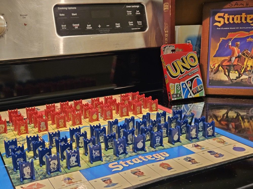 Stratego Board Game 2009 Limited Edition