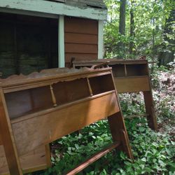 FREE Twin Bed Headboard/Footboard 
