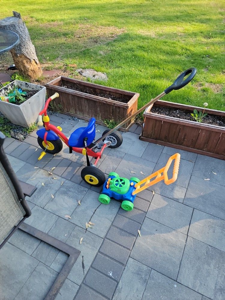 Lot Of 2 Trike And Buble Lawn Mower