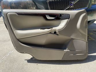 FREE! 2003 Volvo Driver side Door Panel V70