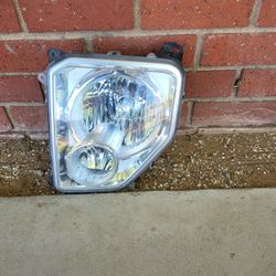 2008 - 2012 Jeep Liberty Headlight Oem Driver Side 