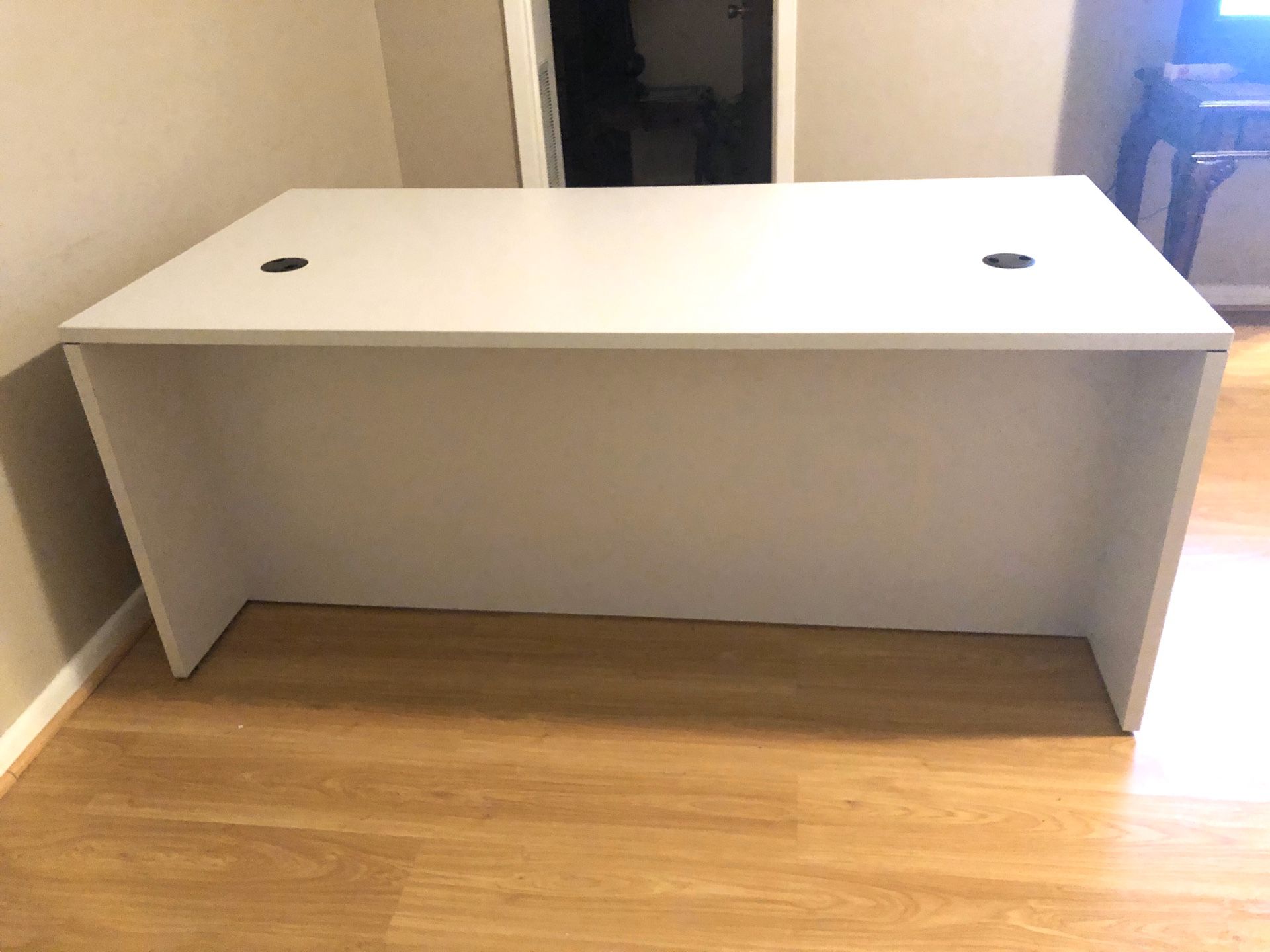 White Desk New !!!!!