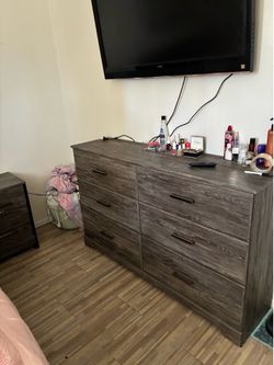 Bedroom set