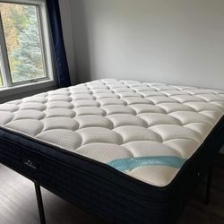 Dreamcloud Premier King Mattress