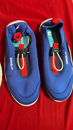 Boys swimming shoes speedo