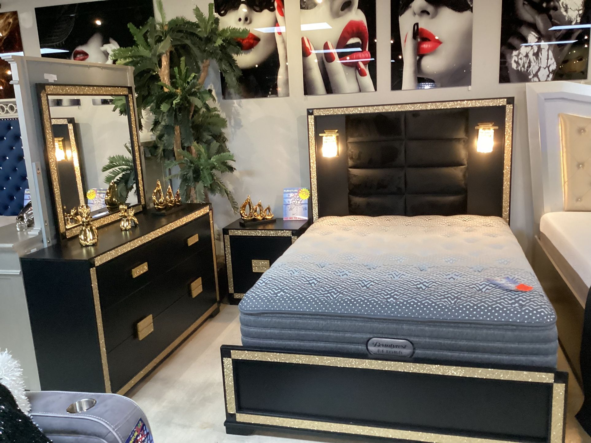 💕💕Beautiful King And Queen Bed With Led In Liquidation For Now