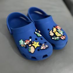 J3 fashion in crocs