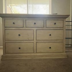7 Drawer Dresser 