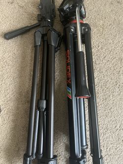 2 Camera Tripods