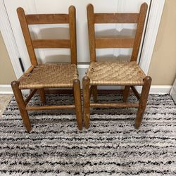 Set of 2 small wooden chairs with woven seats