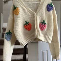 Strawberry sweater 