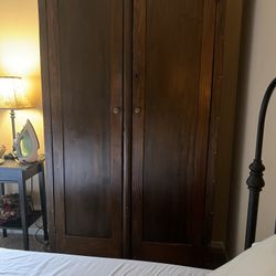 Antique.  Primitive Wardrobe 
