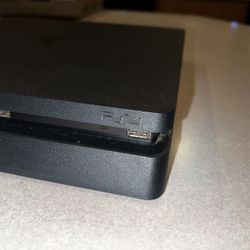 PlayStation 4 (ps4)  Slim Black 800GB +2 Controllers And Games 