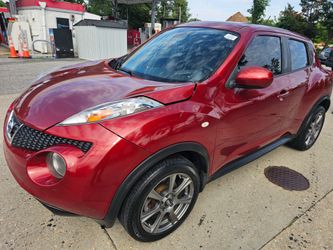 2011 Nissan Juke 4DR Sport Turbo Gas Saver Smart TV