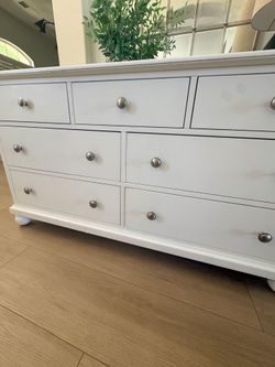 Pottery Barn 7 Drawer Dresser