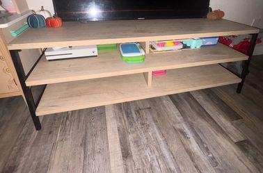Entertainment center