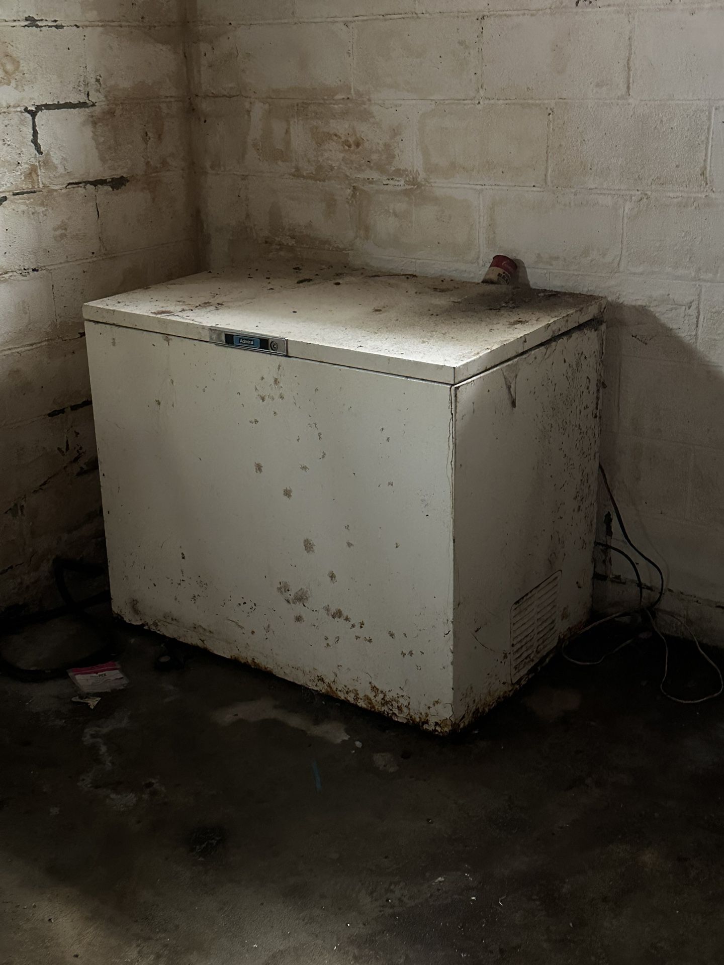 deep freezer and old arcade game for scrapping 